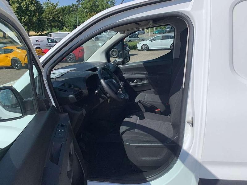 Gebraucht Toyota Proace 75 PS (55 kW) 2021 Schaumweiß Van / Kleinbus