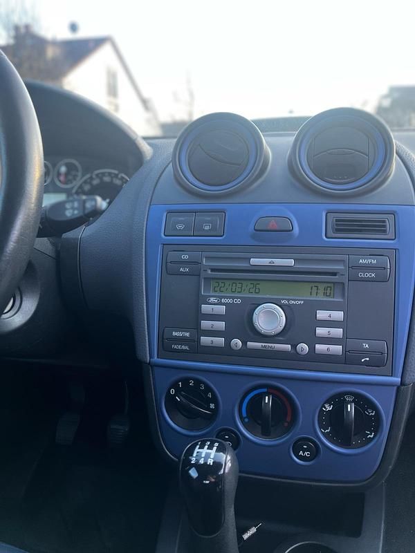 Gebraucht Ford Fiesta 60 PS (44 kW) 2007 Silber Kleinwagen