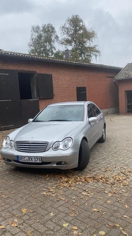 Gebraucht 2002 Mercedes C220 Limousine | 2.600 € (Fairer Preis) - Bild 1/4