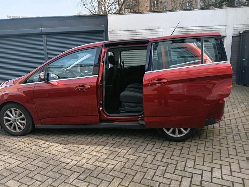 Gebraucht Ford Grand C-Max 120 PS (88 kW) 2016 Rot Van / Kleinbus