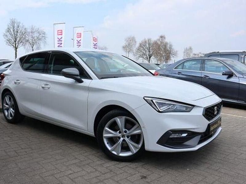 Gebraucht Seat Leon FR 110 PS (80 kW) 2022 Weiß Limousine