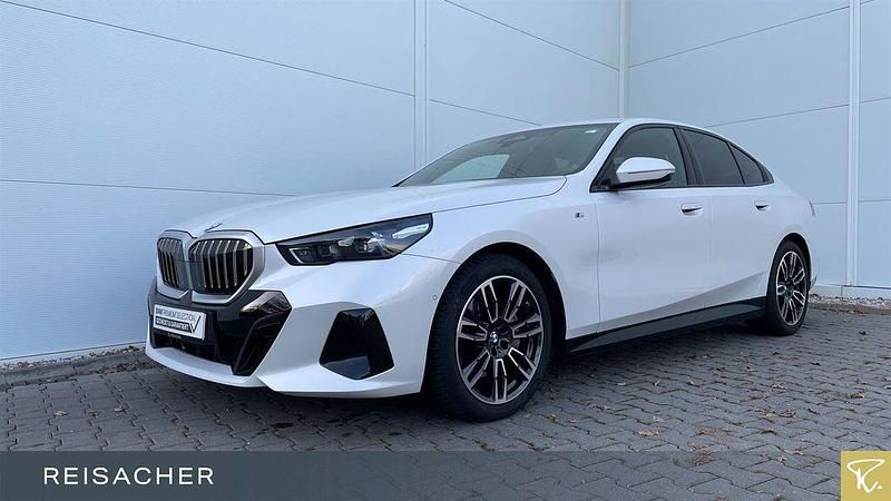 Weiß Gebraucht 2025 BMW 540 M Sport Limousine | 64.949 € (Superpreis) - Bild 1/4