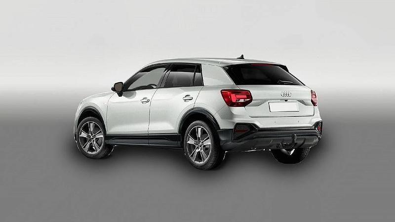 Gebraucht Audi Q2 S-Line 150 PS (110 kW) 2025 Silber SUV