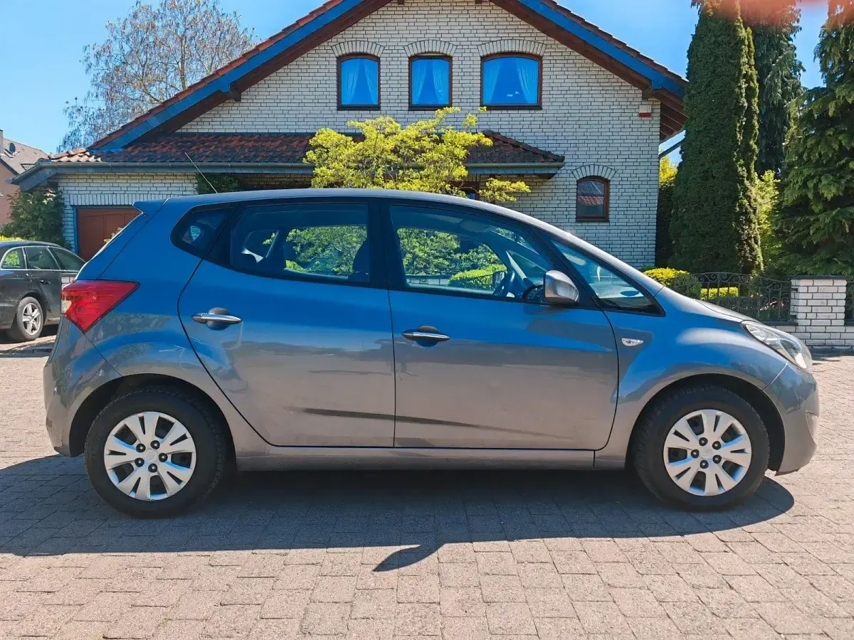 Gebraucht Hyundai ix20 Edition 116 PS (85 kW) 2013 Grau Kleinwagen