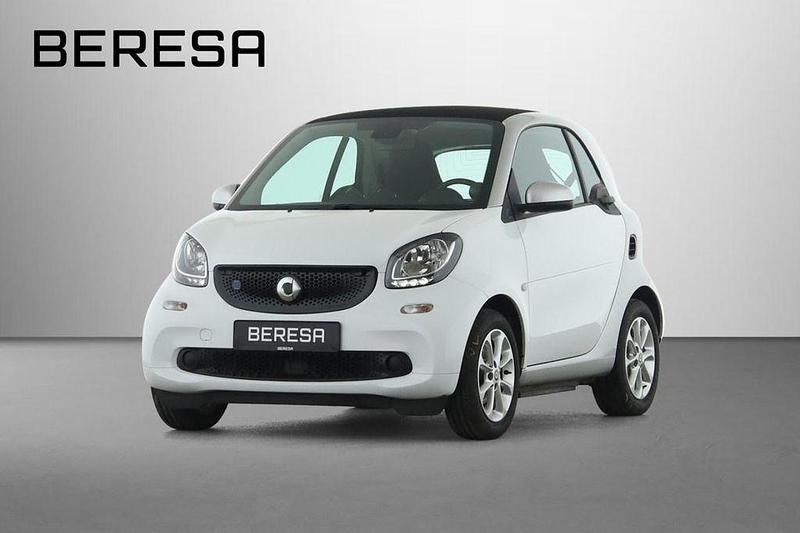 Bodypanels in white Gebraucht 2019 Smart ForTwo Electric Drive Passion Kleinwagen | 8.980 € (Fairer Preis) - Bild 1/4