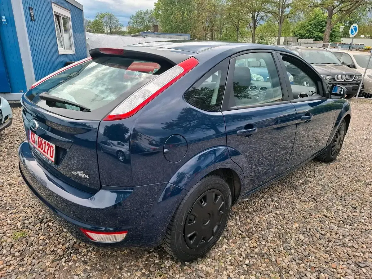 Gebraucht Ford Focus 101 PS (74 kW) 2009 Blau Limousine