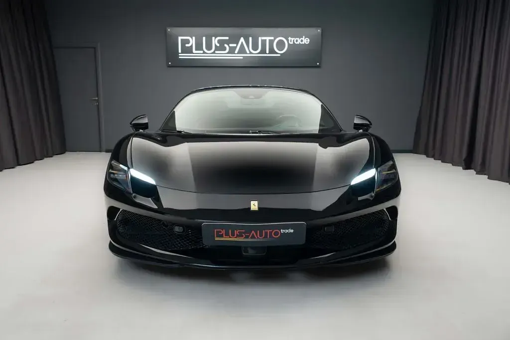 Gebraucht Ferrari 296 829 PS (609 kW) 2025 Schwarz Cabrio