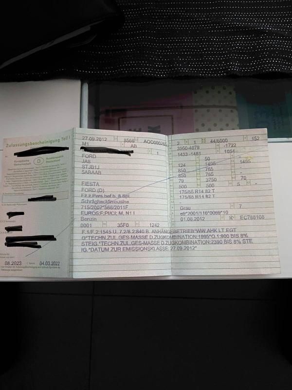 Gebraucht Ford Fiesta 59 PS (43 kW) 2012 Silber Kleinwagen