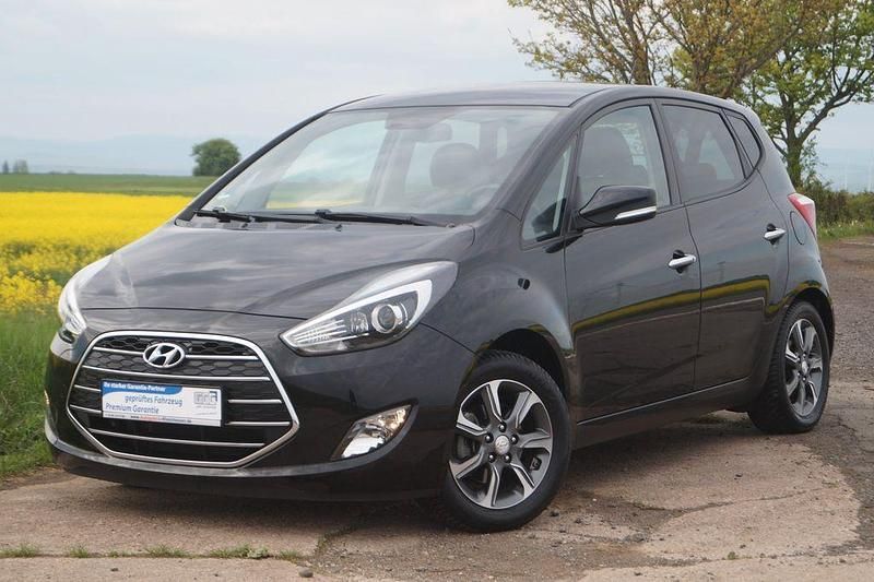 Schwarz Gebraucht 2016 Hyundai ix20 Style Kleinwagen | 13.990 € (Etwas zu teuer) - Bild 1/4