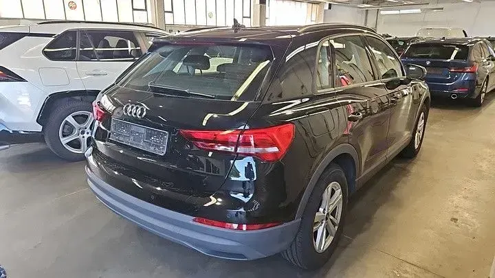 Gebraucht Audi Q3 Ambiente 150 PS (110 kW) 2022 Schwarz SUV