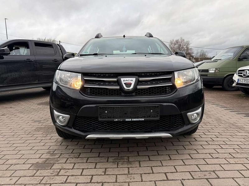 Perlmuttschwarz Gebraucht 2015 Dacia Sandero Prestige Kleinwagen | 5.700 € (Fairer Preis) - Bild 1/4