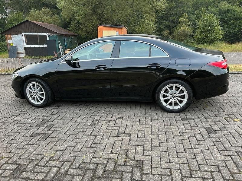 Gebraucht Mercedes CLA200 Night 150 PS (110 kW) 2020 Schwarz Coupé