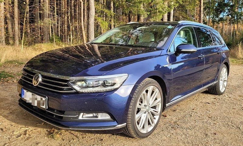 Blau Gebraucht 2017 VW Passat Highline Kombi | 19.250 € (Fairer Preis) - Bild 1/4