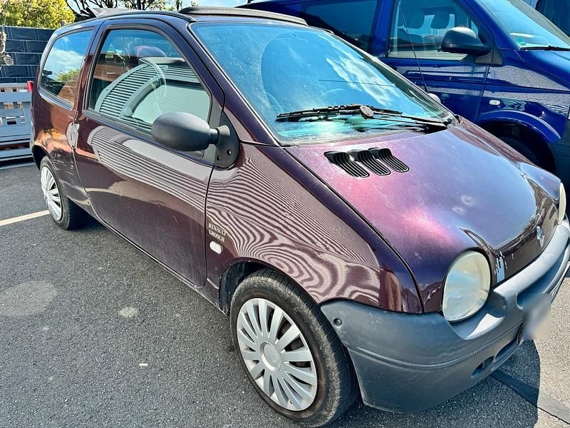 Second-hand Renault Twingo 58 CP (42 kW) 2003 Maro Hatchback