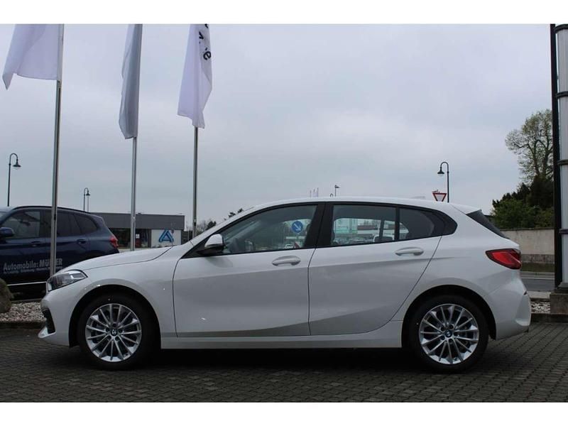 Gebraucht BMW 118 Advantage 136 PS (100 kW) 2022 Alpinweiss 3 Kleinwagen