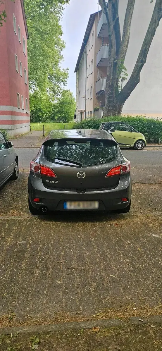 Gebraucht Mazda 3 105 PS (77 kW) 2013 Grau Kleinwagen