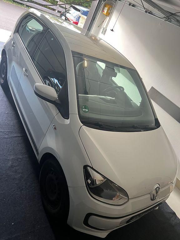 Weiß Gebraucht 2016 VW up! CLUB Kleinwagen | 6.200 € (Guter Preis) - Bild 1/3