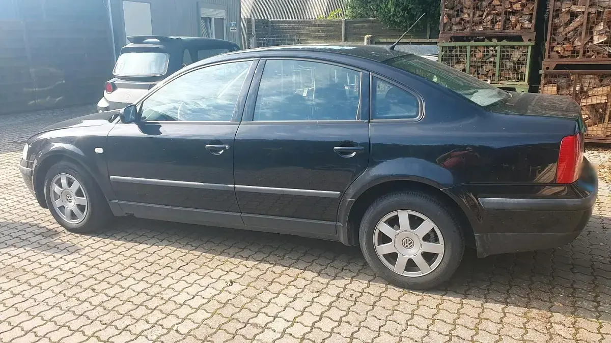 Gebraucht VW Passat 115 PS (84 kW) 2000 Schwarz Limousine
