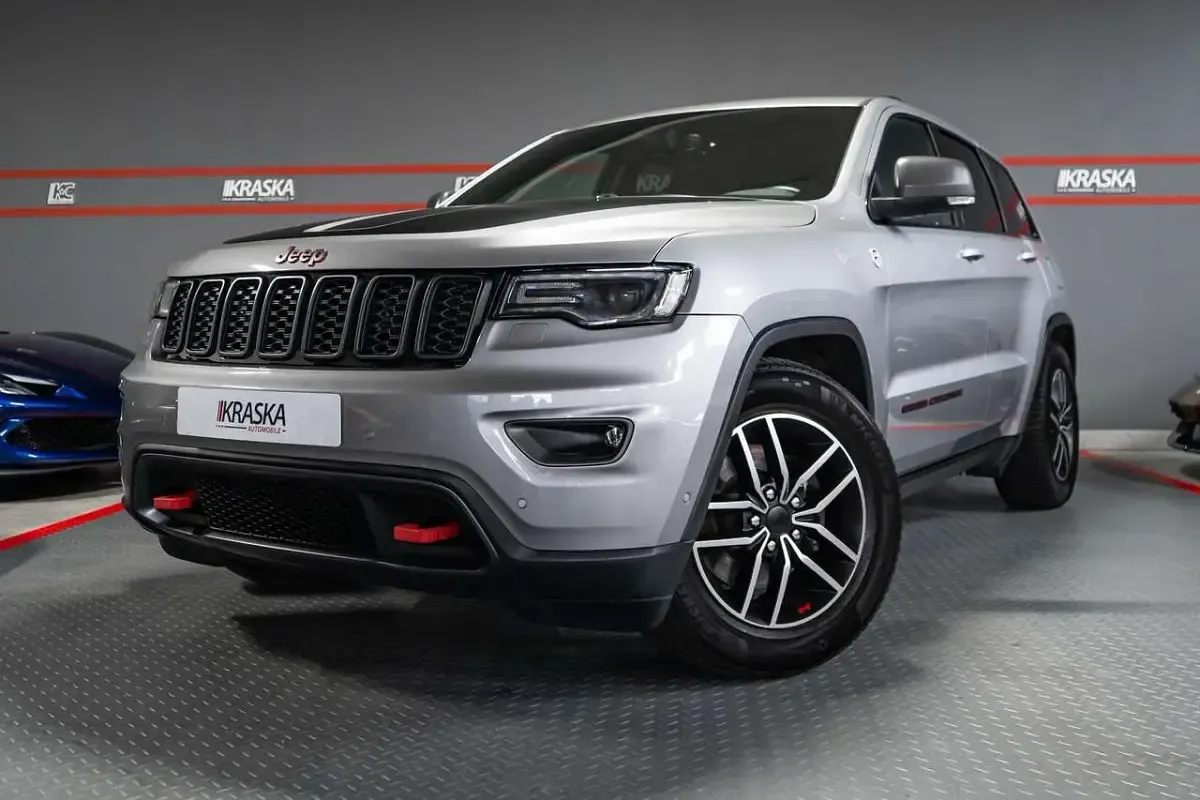 Gebraucht Jeep Grand Cherokee Trailhawk 250 PS (183 kW) 2019 Billet silver metallic clear c SUV