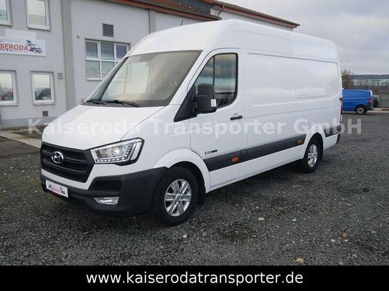 Weiss Gebraucht 2019 Hyundai H 350 Van | 21.900 € - Bild 1/3