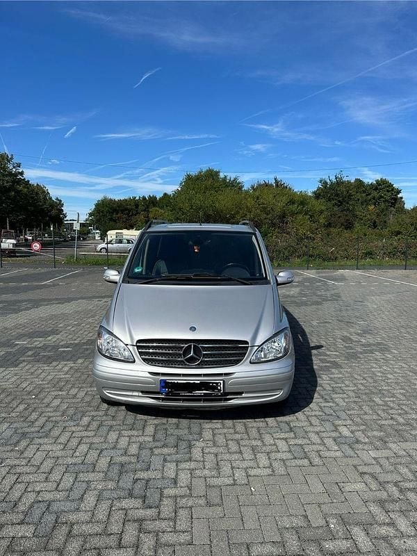 Silber Gebraucht 2007 Mercedes Viano Van / Kleinbus | 9.700 € (Superpreis) - Bild 1/4