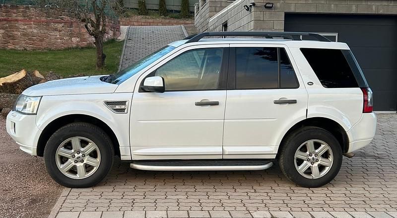 Gebraucht Land Rover Freelander 2 150 PS (110 kW) 2012 Weiß SUV