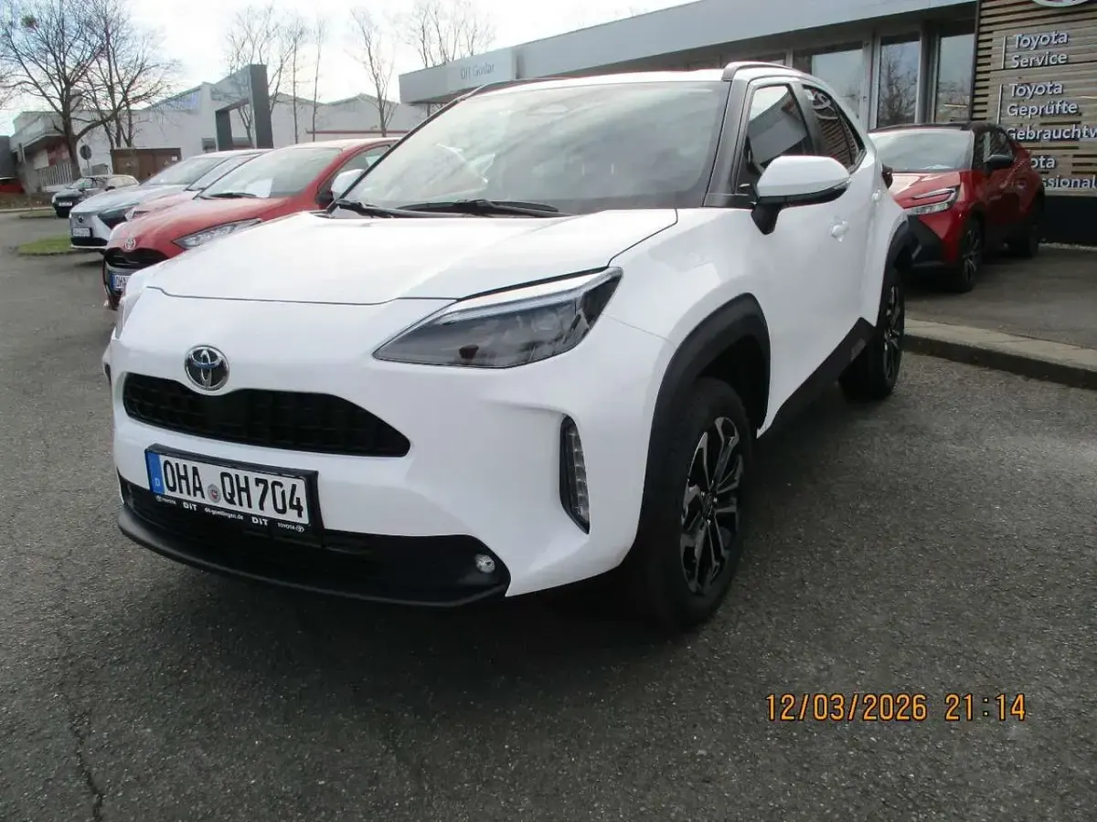 Gebraucht Toyota Yaris Cross 131 PS (96 kW) 2026 Super white 2 SUV