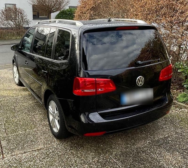 Gebraucht VW Touran Match 140 PS (102 kW) 2012 Schwarz Van / Kleinbus