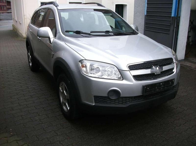 Gebraucht Chevrolet Captiva LS 136 PS (100 kW) 2011 Silber SUV