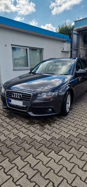 Grau Gebraucht 2012 Audi A4 Ambiente Kombi | 6.000 € (Superpreis) - Bild 1/4