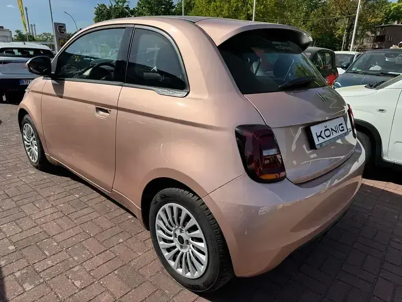 Gebraucht Fiat 500e 86 kW (118 PS) 2023 Rose gold metallic Kleinwagen