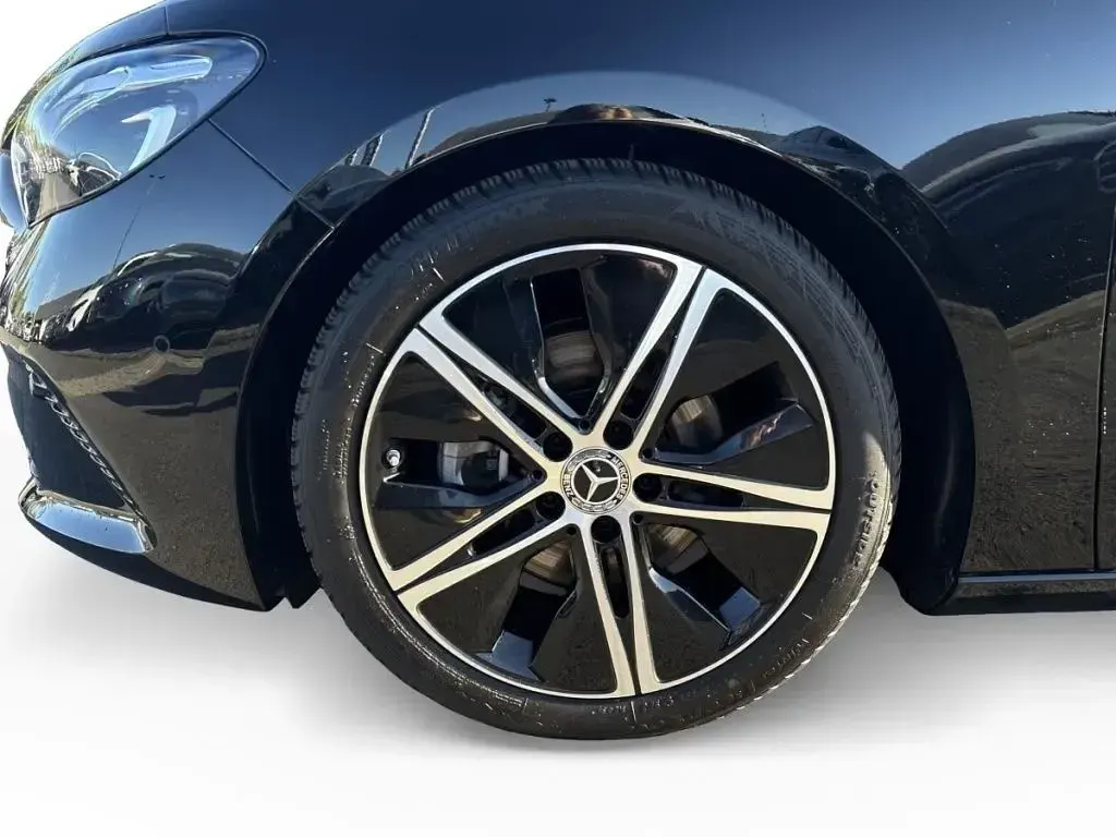Gebraucht Mercedes B200 150 PS (110 kW) 2024 Schwarz Kleinwagen