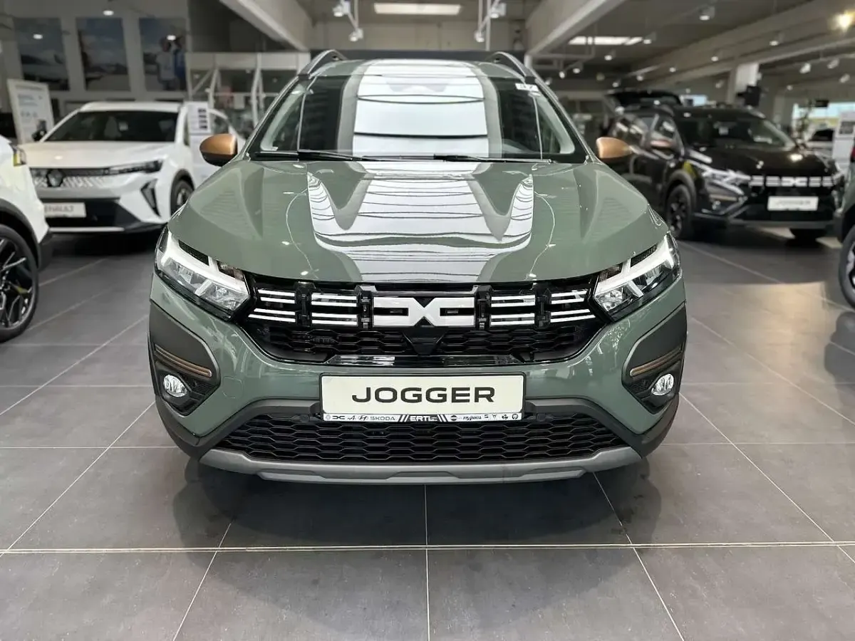 Gebraucht Dacia Jogger Extreme 101 PS (74 kW) 2025 Perlmuttschwarz metallic Van / Kleinbus
