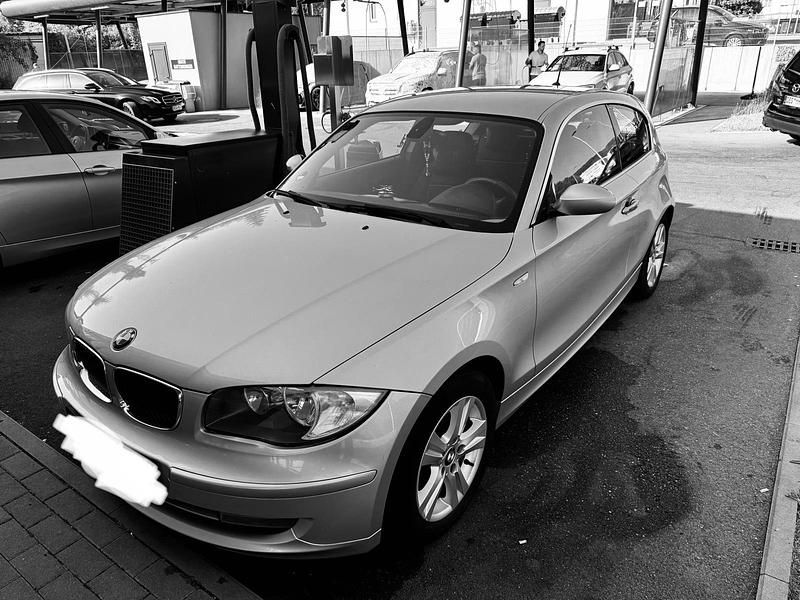 Gebraucht BMW 118 143 PS (105 kW) 2009 Grau Kleinwagen