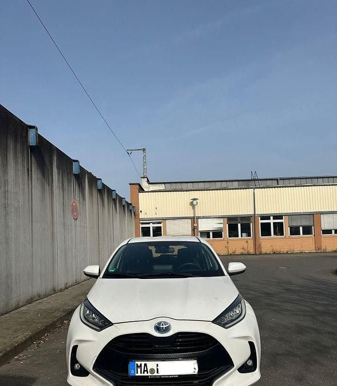 Gebraucht Toyota Yaris 92 PS (67 kW) 2022 Weiß Kleinwagen