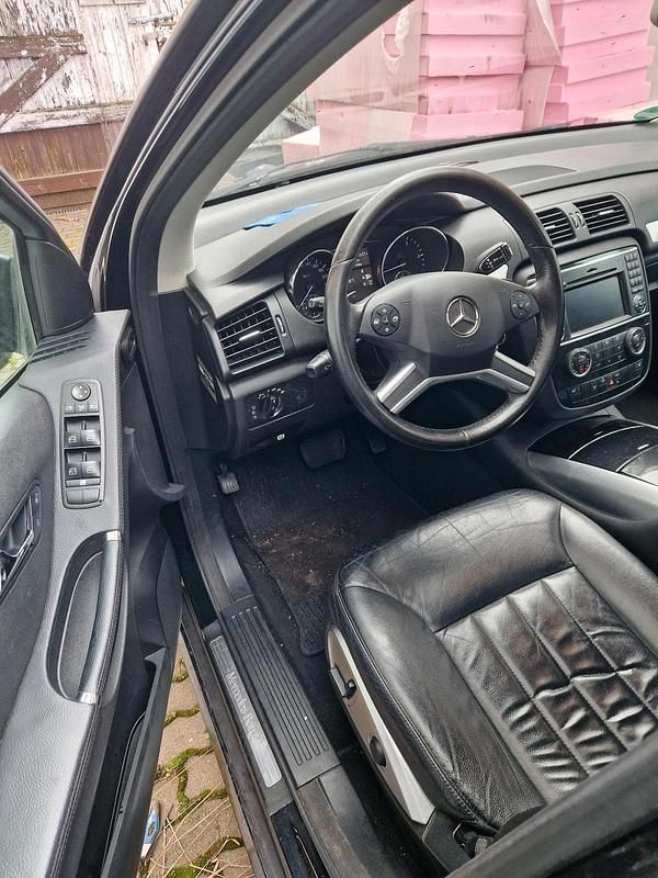 Gebraucht Mercedes R320 265 PS (194 kW) 2008 Schwarz Van / Kleinbus