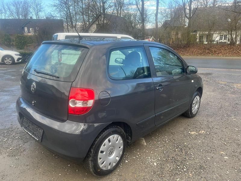 Gebraucht VW Fox 54 PS (39 kW) 2009 Grau Kleinwagen