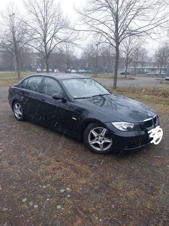 Schwarz Gebraucht 2007 BMW 318 Limousine | 3.900 € (Guter Preis) - Bild 1/4