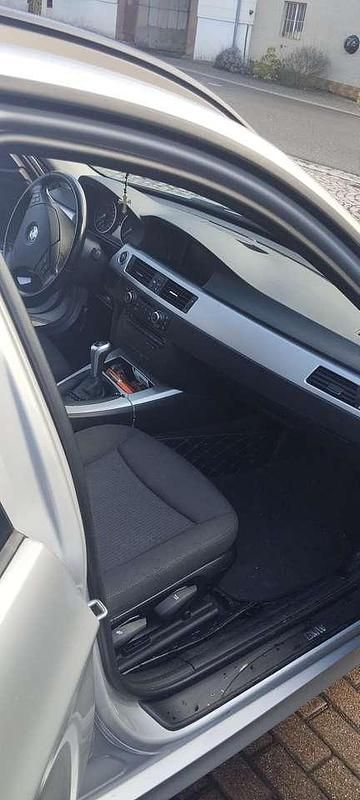 Gebraucht BMW 320 Exclusive 184 PS (135 kW) 2011 Limousine