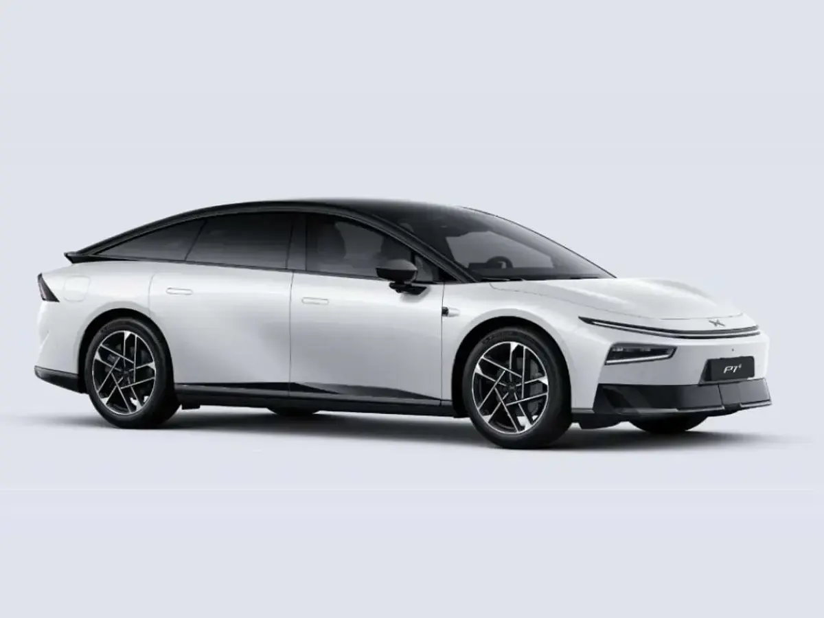Neu XPENG P7 RWD Long Range 230 kW (313 PS) 2026 Weiss arctic white Limousine