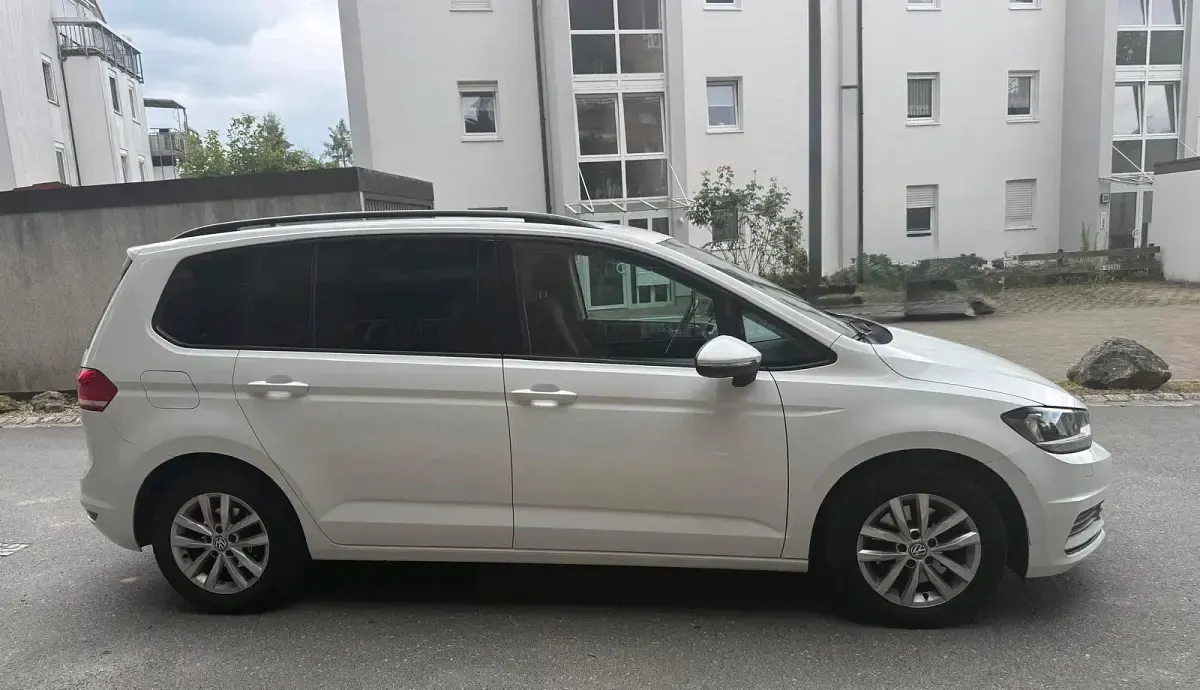 Gebraucht VW Touran 115 PS (84 kW) 2019 Weiß Van / Kleinbus