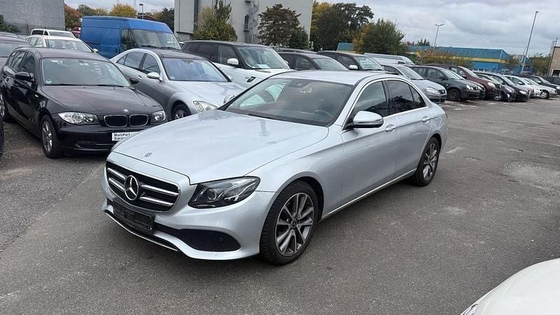 Gebraucht Mercedes E200 Avantgarde 184 PS (135 kW) 2018 Silber Limousine