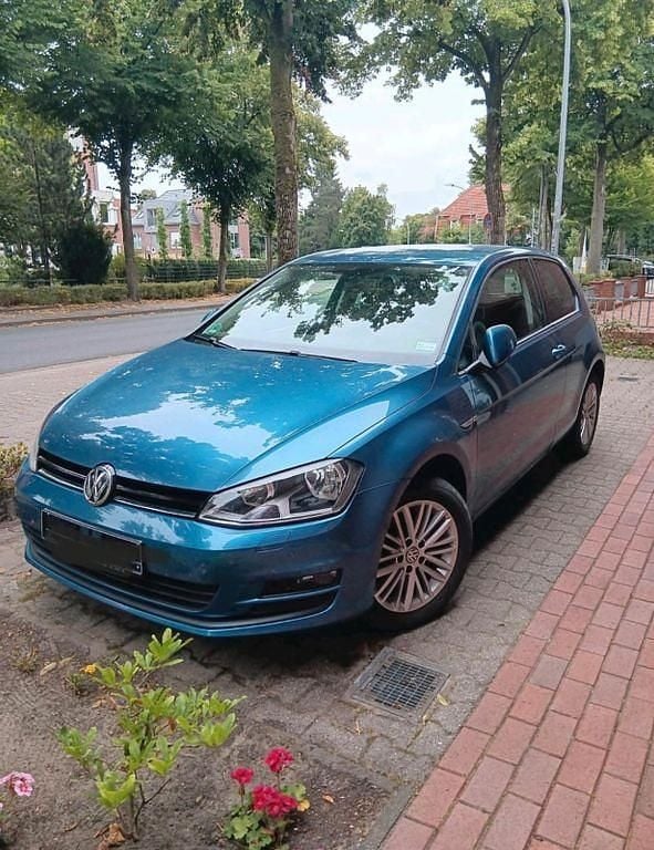 Grün Gebraucht 2014 VW Golf VII Cup Limousine | 7.290 € (Guter Preis) - Bild 1/4