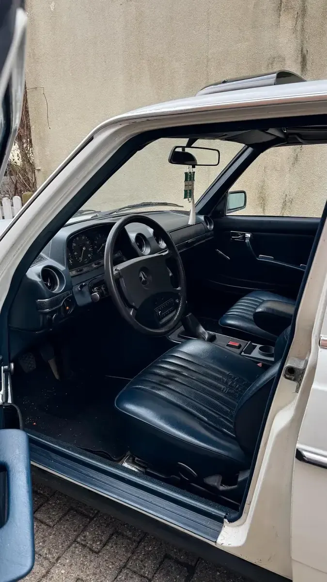 Gebraucht Mercedes 200 65 PS (47 kW) 1980 Weiß Limousine