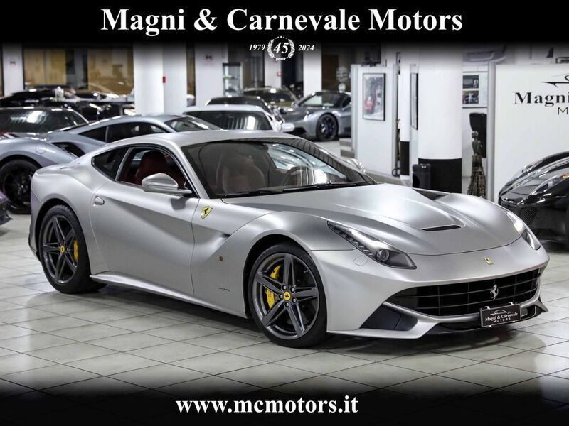 Grün Gebraucht 2013 Ferrari F12 | 266.850 € (Teuer) - Bild 1/4