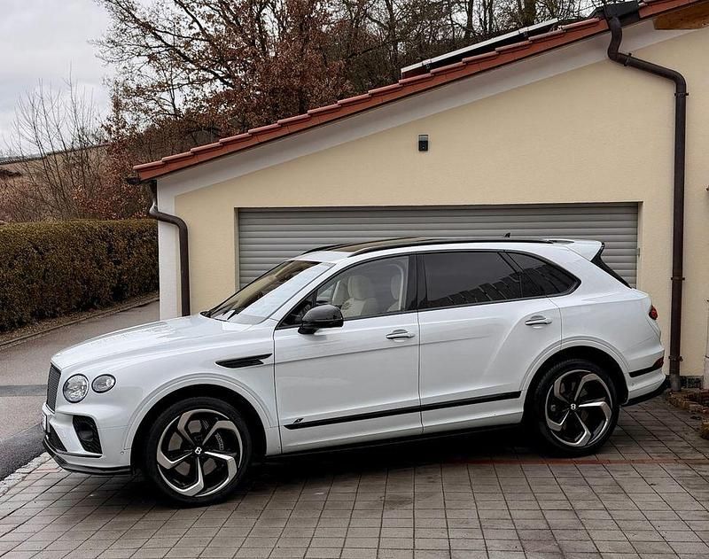 Gebraucht Bentley Bentayga 551 PS (405 kW) 2023 Weiß SUV
