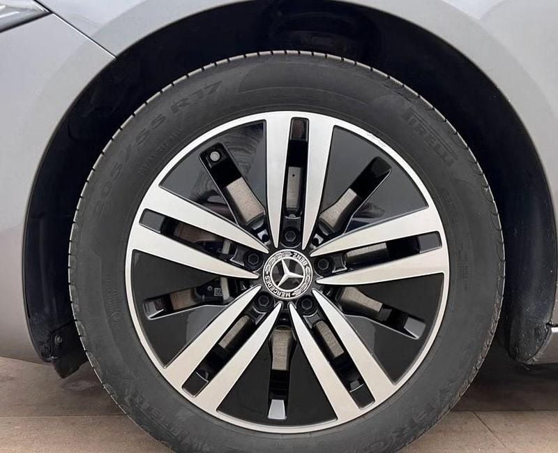 Gebraucht Mercedes A250 AMG line 160 PS (117 kW) 2020 Schwarz Limousine