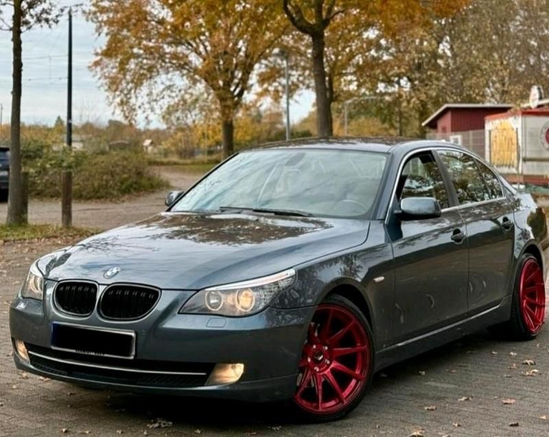 Gebraucht BMW 523 190 PS (139 kW) 2007 Grau Limousine