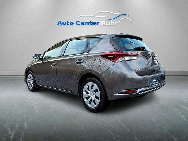 Gebraucht Toyota Auris Cool 99 PS (72 kW) 2017 Grau Limousine