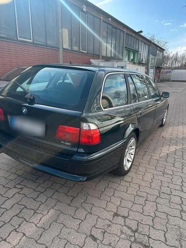 Gebraucht BMW 525 192 PS (141 kW) 2003 Grün Kombi